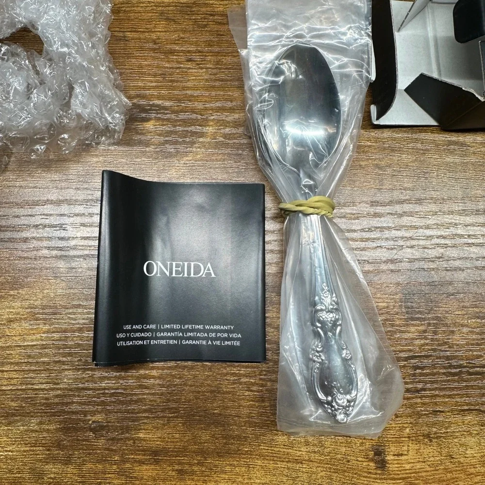 Oneida Louisiana Teaspoons Set of 4 18/8 Stainless Steel Floral Flatware New